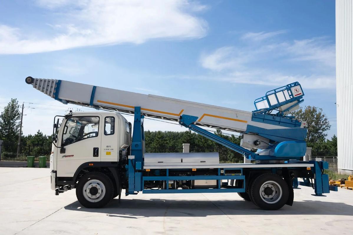 新沂云梯上料车租赁费用