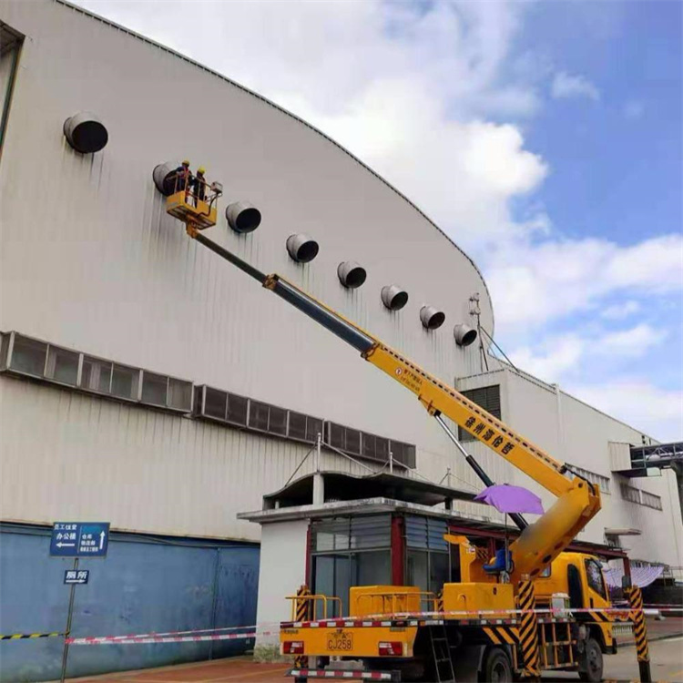 新沂高空作业车出租服务：专业广告牌安装解决方案