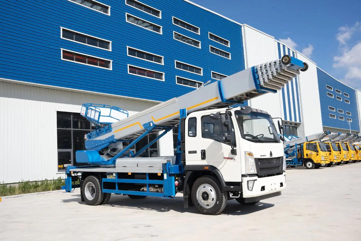 新沂出租云梯车高空作业车 建筑垃圾搬运